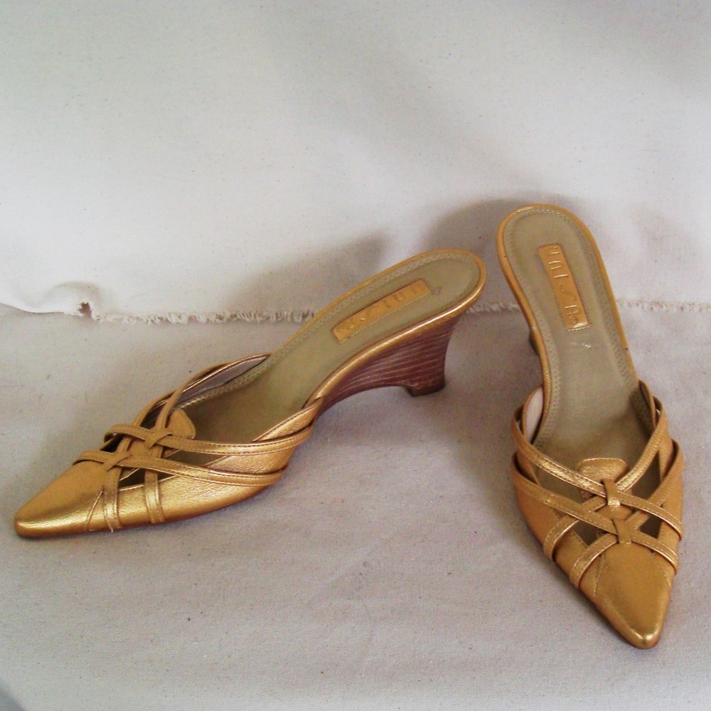 Gold leather low heel wedge mules - Picture 2 of 5
